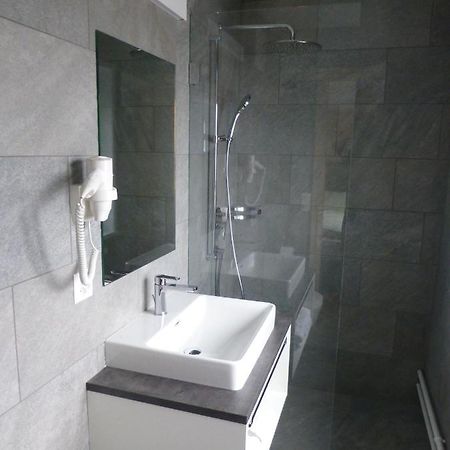 Hotel Suesom Give Tschierv ภายนอก รูปภาพ