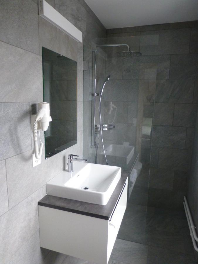 Hotel Suesom Give Tschierv ภายนอก รูปภาพ